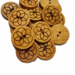 Ekta Enterprise Wooden Big Size Flower Designed Button Dia. 25mm, 2 Holed Buttons for Clothing, Curtains, Designer Collection of Ethnic Ware, Ladies Kurties, Sewing, DIY Art and Craft Pack of 50