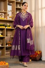 Klosia Women Embroidery Solid Straight Kurta and Pant Set with Dupatta - Image 6