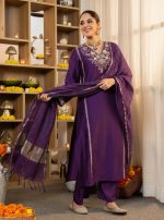 Klosia Women Embroidery Solid Straight Kurta and Pant Set with Dupatta - Image 3
