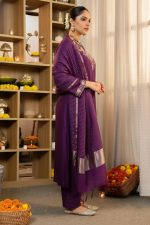 Klosia Women Embroidery Solid Straight Kurta and Pant Set with Dupatta - Image 4