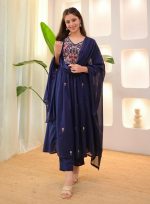 KLOSIA Women Embroidery Solid Anarkali Kurta and Pant Set with Dupatta - Image 6
