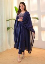 KLOSIA Women Embroidery Solid Anarkali Kurta and Pant Set with Dupatta - Image 4