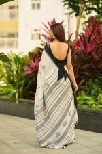 Pujia Mills Women's Soft Linen Slab Sarees with Jaquard Work with Unstitched Blouse Piece - Image 3