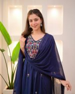 KLOSIA Women Embroidery Solid Anarkali Kurta and Pant Set with Dupatta - Image 3