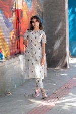 ANNI DESIGNER Women's Rayon Viscose Straight Printed Kurta with Pant - Image 4