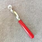 MEGHPREET Tracing Wheel Sewing Tool, Plastic Handle, Needle Point, Professional Stitch Marking Spacer for Arts and Leather (1 Piece)