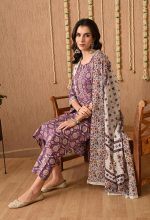 Amazon Brand - Tavasya Womens Floral Printed Regular Pure Cotton Kurta with Trousers & Dupatta | Kurta Set | Salwar Suit | Ethnic Wear - Image 7